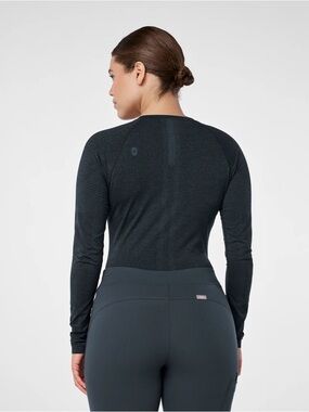 Salta Seamless Longsleeve Underscrub 

Dark harbor